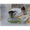 Image 8 : Potato Masher, Cooking Thermometer, Flour Strainer, Measuring Pitchers, Funnels, Measuring Spoons