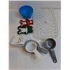 Image 3 : Plastic Salad Dish,Meatloaf Pan,Napkins,Toy Bulldozer and more as pictured