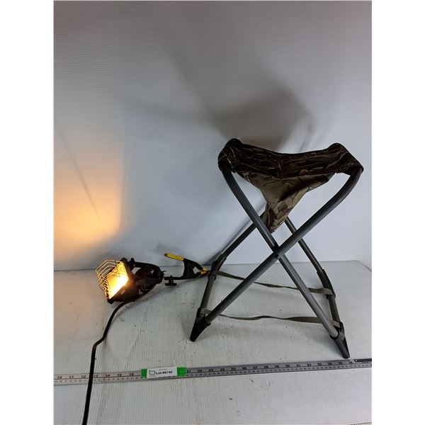 Halogen Portable Work Light -Powers On, Small Hunting Seat - PICK UP