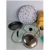 Image 2 : (5) Pot Lids, Sabatier Knife Holder, Baking Pans, (50) Noma Universal light Clips, Wooden Meat Tende