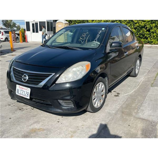 NISS VERSA 2013 SALV T/DONATION