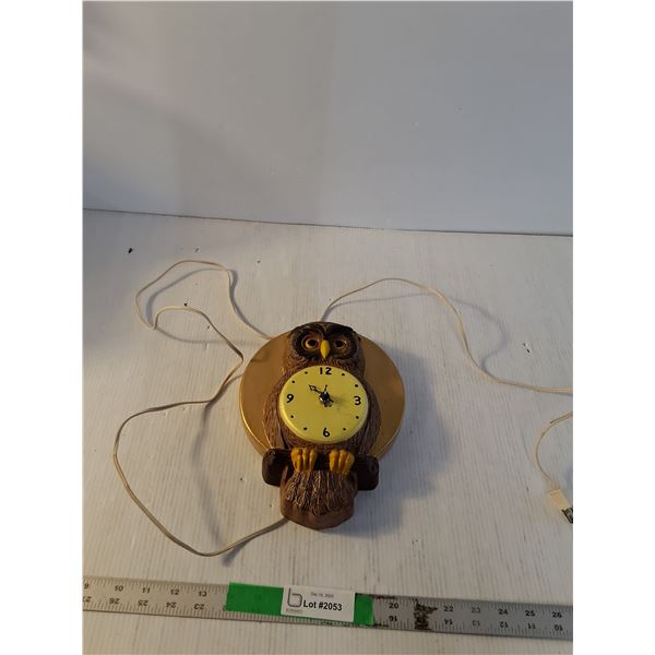 11" Owl Clock(as is)