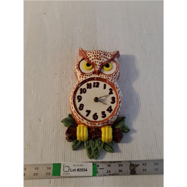 10" Battery Operated Owl Clock ( as is)
