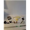 Image 1 : Glass Piano & Skunk, Pair of Cats, Fish Wall Plaque, XLN Set Etc