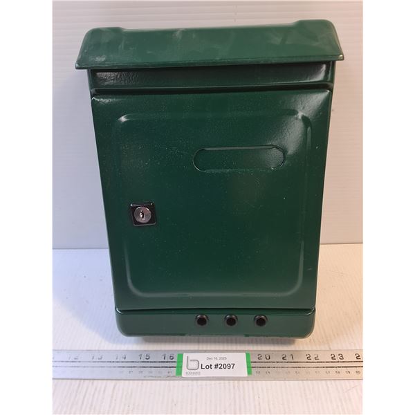 Metal Green Mailbox-8"x13" includes key