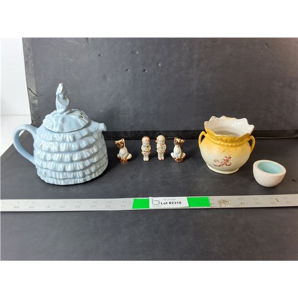 Ceramic Teapot 7.25", Figurines/Salt & Pepper Shakers, Sugar Bowl