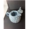 Image 3 : Ceramic Teapot 7.25", Figurines/Salt & Pepper Shakers, Sugar Bowl
