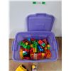 Image 2 : *Rubbermaid Plastic Storage Tote with Lid 29" x 18" x 16", Large Building Blocks,  Cannot Ship