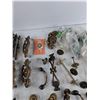 Image 5 : Assorted Cabinet/Drawer Handles