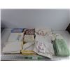 Image 1 : Vintage Linens & Bathroom Mat 17" x 18"