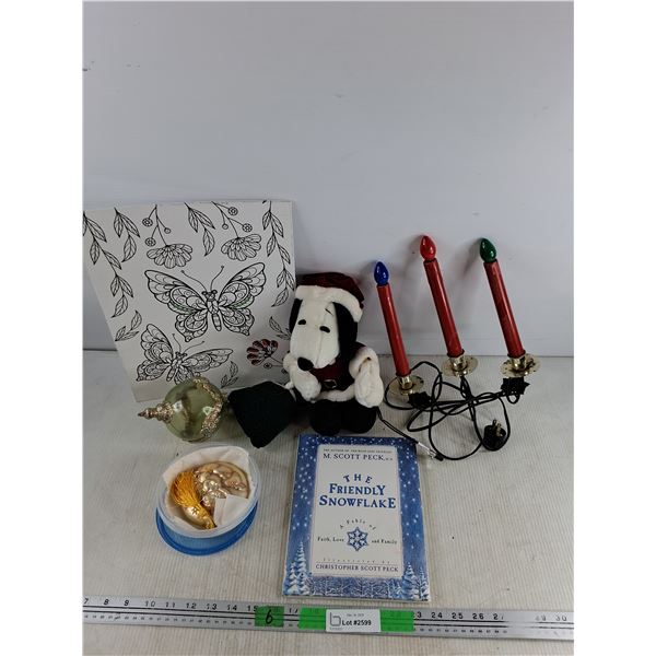 Christmas Tree Ornaments, Light Up Candelier - Powers On, As Is, The Friendly Snowflake Book, Misc