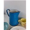 Image 8 : Vintage Enamel Pitcher & Mid Century Melmac Dinnerware