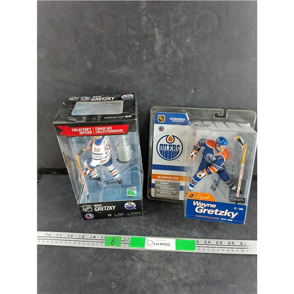 (2) McFarlane Wayne Gretzky Oilers Collectors Figures