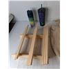 Image 3 : Wooden Shelf, (3) Cups, Audiopile Bag