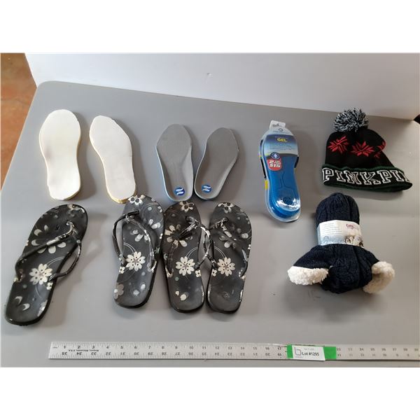 Women's Sherpa Slippers- 6-9, Insoles, Pink Toque, Misc.