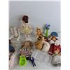 Image 5 : Vintage Dolls, Playset Furniture, Gum Dispenser, Misc