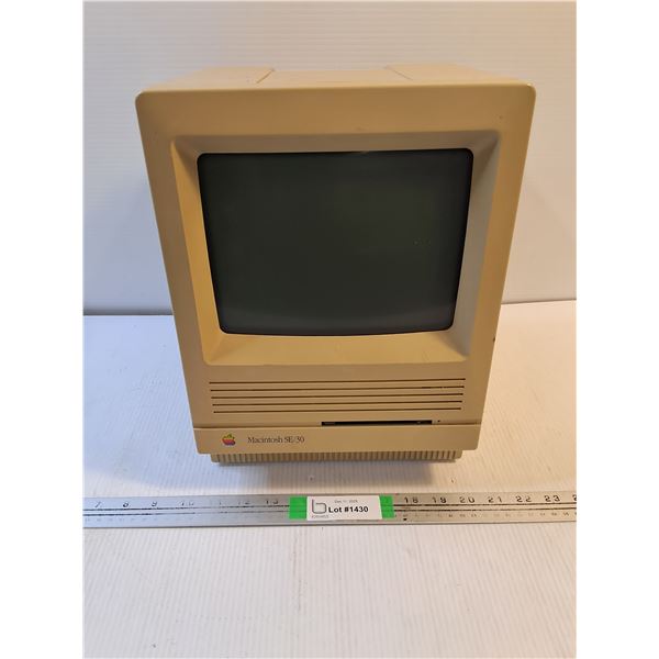 Macintosh SE/30 Complete-Does Not Power Up-as is