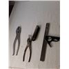 Image 3 : Folding Hex Key, Slip Pliers, Square Level, Tin Snips