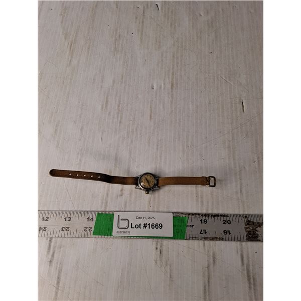 Lori Magnetic Watch ( as is, Cannot Authenticate)