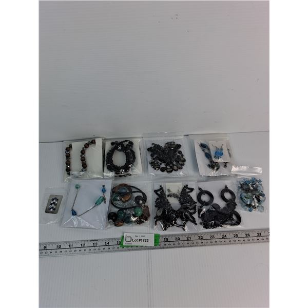 (9) Costume Necklaces And (1) Necklaces Pendant