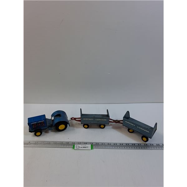 Airport Luggage Tin Tractor & Trailers Toy Set