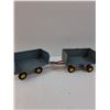 Image 4 : Airport Luggage Tin Tractor & Trailers Toy Set