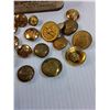 Image 3 : (16) Collector Buttons in Repeater Tin: RCAF, Canada, British Empire Service, Misc