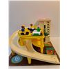 Image 5 : Vintage Fisher Price Action Garage With Box