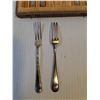 Image 2 : Set of EPNS Dessert Forks Made in England /Case