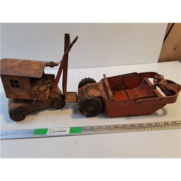 1930s Toy Excavator/Crane Unmarked, Structo Pressed Metal Toy - As Is