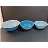 Image 2 : (3) Vintage Pyrex Bowls Up to 9.75" Diameter