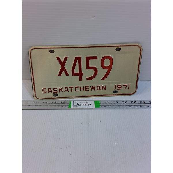 Vintage Saskatchewan "X" License Plate- 1971