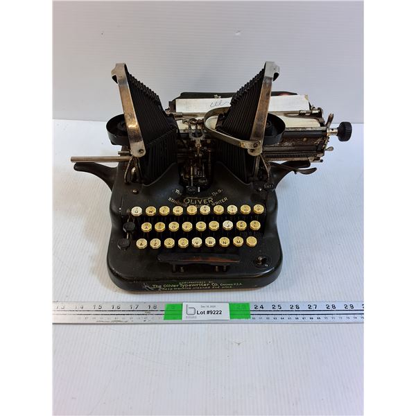 Vintage Oliver Typewriter-Untested