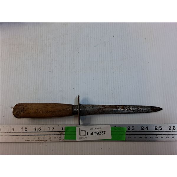 11" Dagger with Wooden Handle