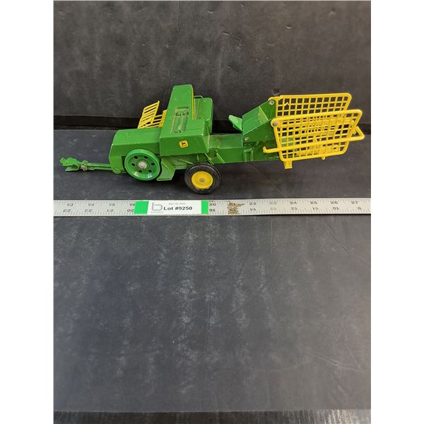 Vintage 1:16 Scale ERTL John Deere Square Hay Baler Toy