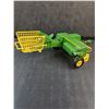 Image 4 : Vintage 1:16 Scale ERTL John Deere Square Hay Baler Toy