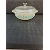Image 2 : Vintage Pyrex "Frost Garland" 1.5 Quart Casserole Dish with Clear Glass Lid