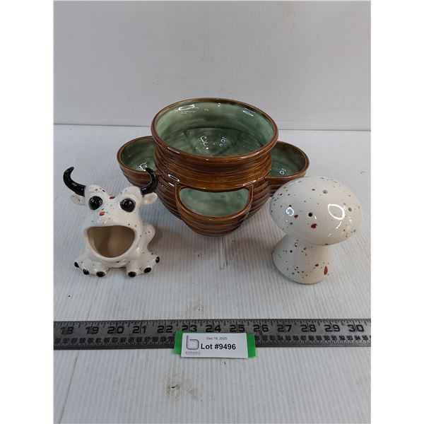 (3) Ceramics (Buffet Bowl, Mushroom Shaker, Horned Frog Trinket Dish)