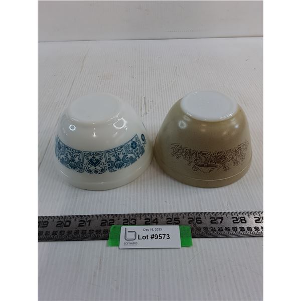 (2) Pyrex 6" Mixing Bowls (Horizon Blue & Forest Fancies)