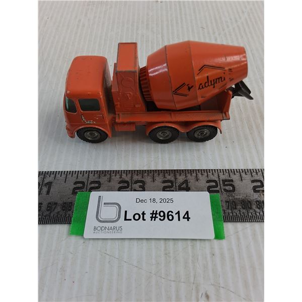 Matchbox Die-Cast Toy Cement Mixer Truck