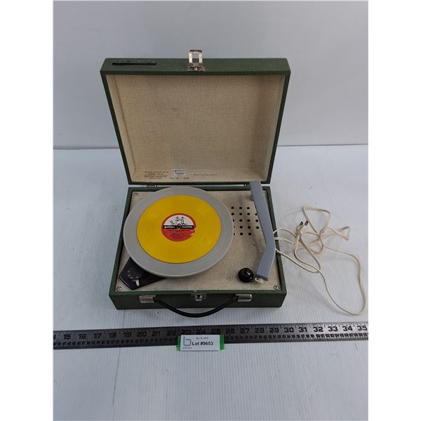 Vintage RCA Victor Portable Record Player w/Record - Powers On - 12x10x4.5"