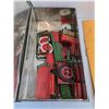 Image 4 : Vintage EZY-BILT (Australian Meccano) Toy Building Set - 17x9x4"