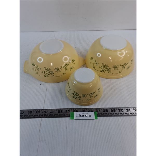 Set of 3 Pyrex "Shenandoah" Mixing Bowls (9",9",6" Diameters)