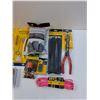 Image 3 : Tool Lot: Paint Gun Cleaning Kit, Wire Brush, Zip-Ties, Rivet Kit, Wire Cutters, Misc