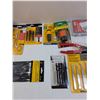 Image 3 : Tool Lot: Rivet Kit, Wire Cutters, Steel Wool, Zip-ties, Misc
