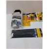 Image 4 : Tool Lot: Rivet Kit, Wire Cutters, Steel Wool, Zip-ties, Misc
