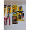 Image 4 : Tool Lot: Wire Cutters, Rivet Kit, Extension Cord, Misc