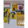 Image 3 : Tool Lot: Rivets, Mire Brush, Wire Cutters, Misc