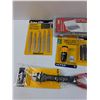 Image 2 : Tool Lot: Wire Cutter, Wire Brush, Rivet Kit, Misc