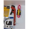 Image 2 : Tool Lot: Pipe Wrench, Rivet Kit, Tweezers, Misc
